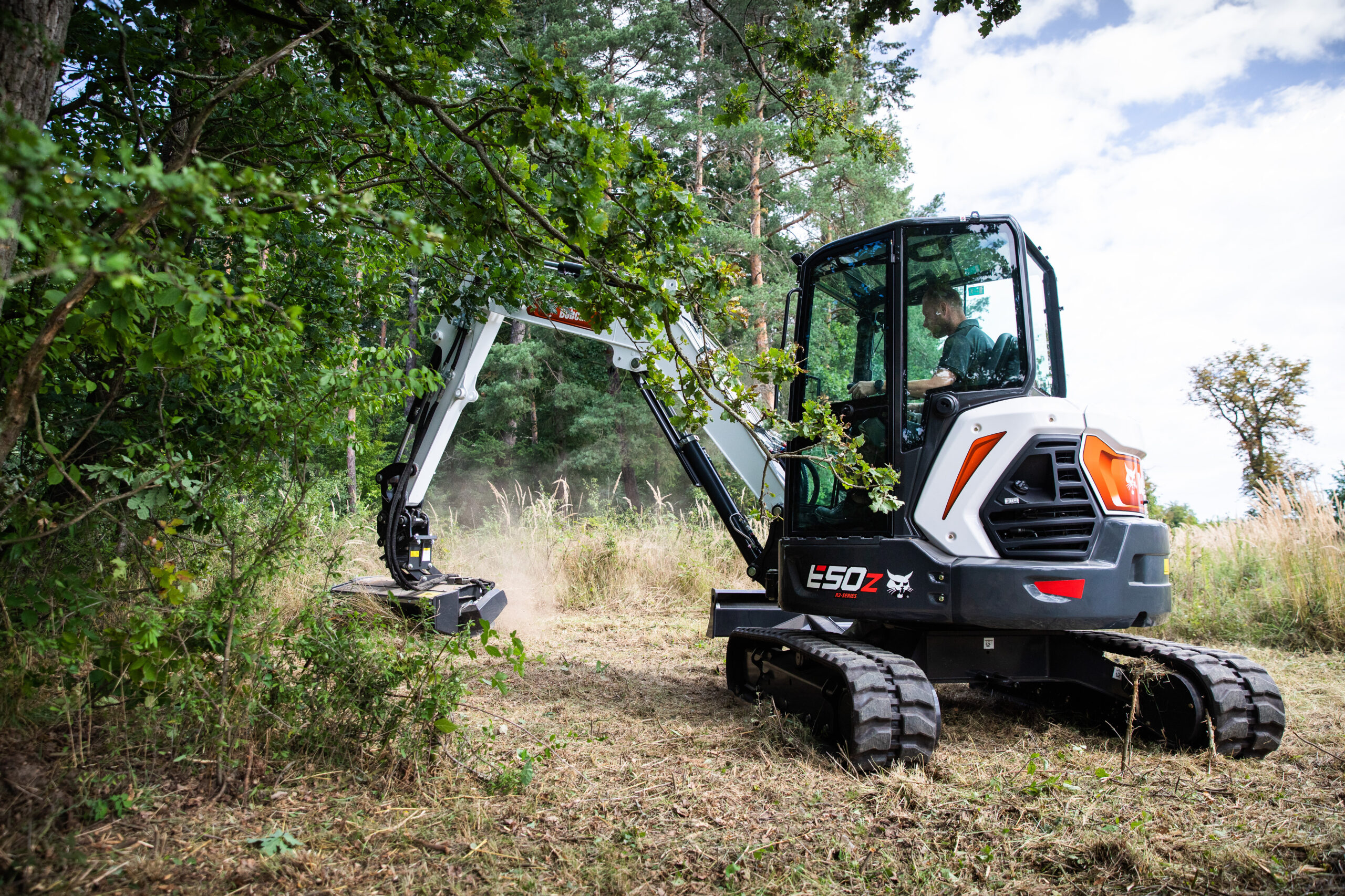 Prévention des incendies : Bobcat mise sur la polyvalence de ses machines compactes